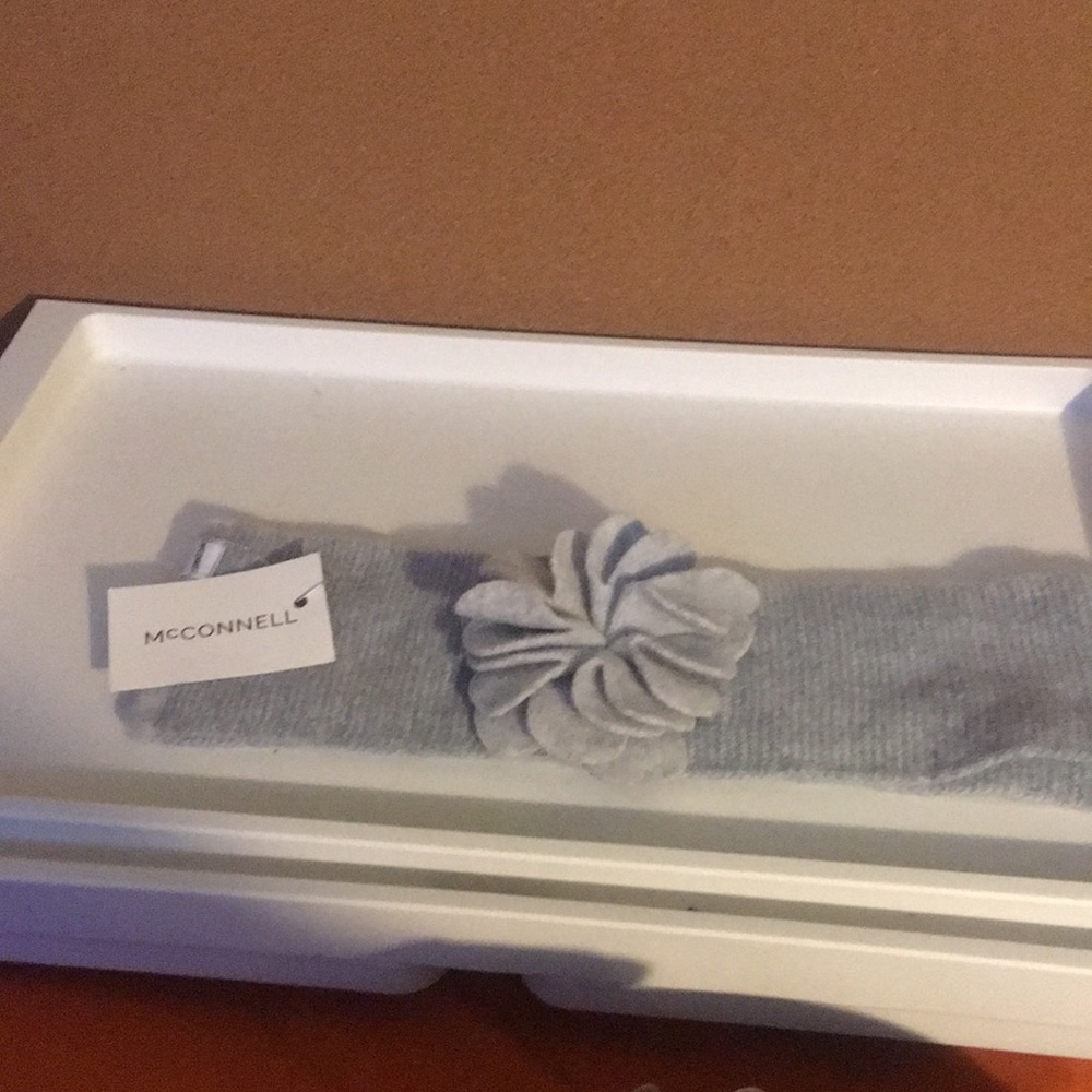 McConnell scarf